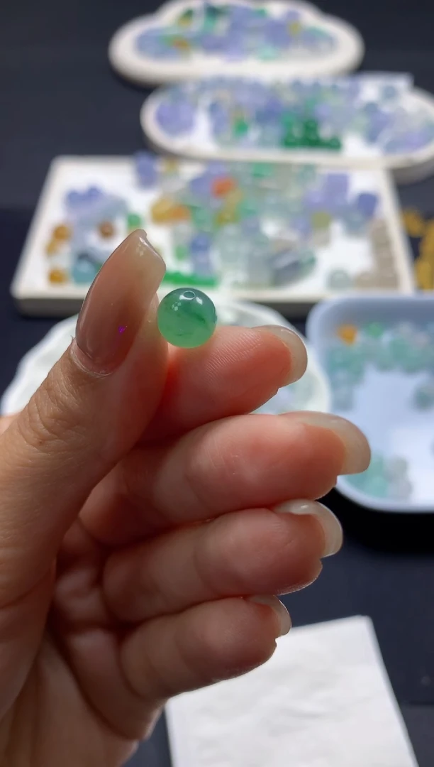 定制翡翠未镶嵌星***卡珠82