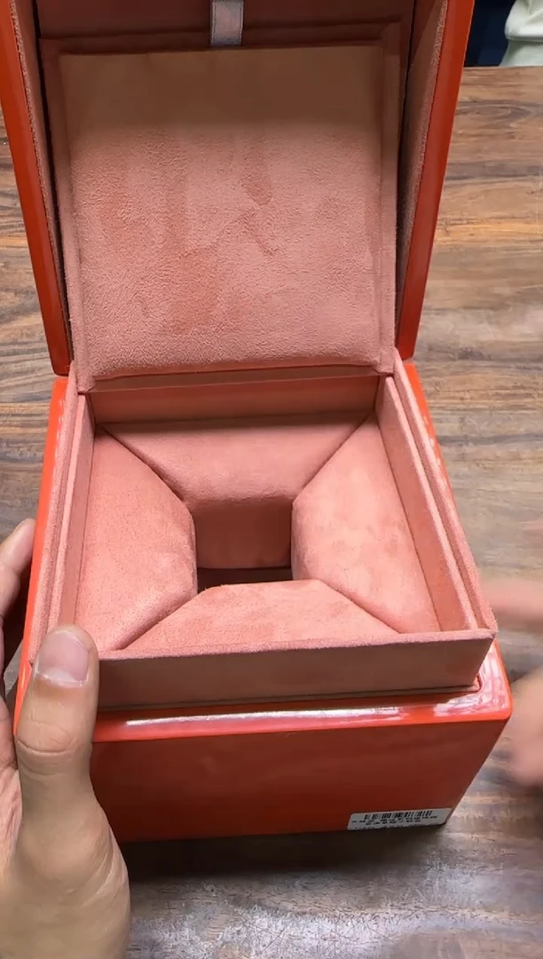 c*艺林堂 藏珍系列银地描金迷梦蝶小鳄鱼