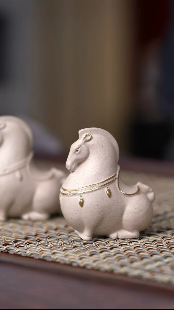 茶壶紫砂原矿茶宠白泥唐马金