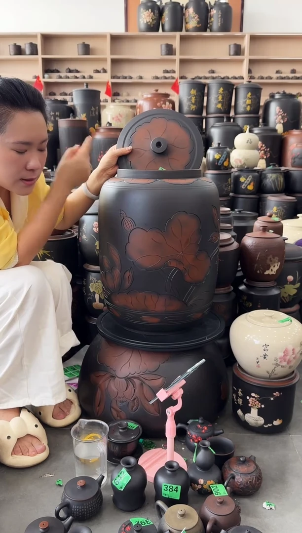 罐瑕疵 线雕荷花三号水缸36升 高52cm  330