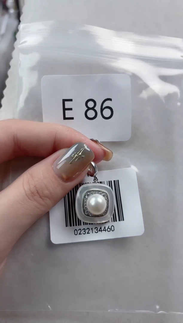 银S925镶嵌吊坠海水珍珠E86