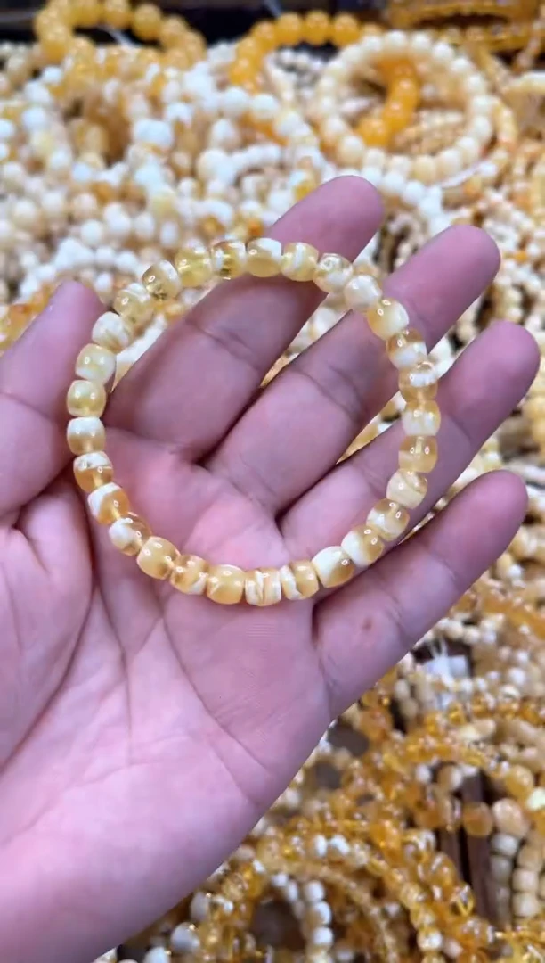 未镶嵌琥珀裸石C22