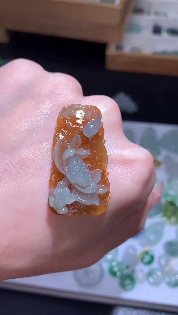 未镶嵌定制翡翠荷叶鱼