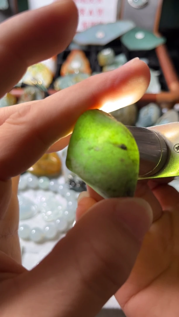 未镶嵌挂件翡翠咩*翡翠