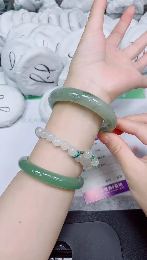 石英质玉手镯未镶嵌43-57.7