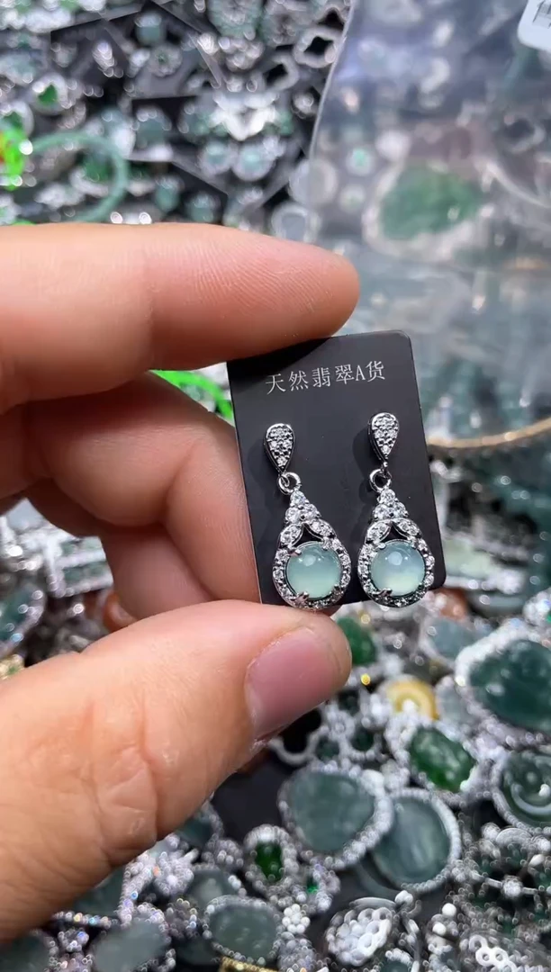 【闪购商品】翡翠颈饰未镶嵌N666耳钉