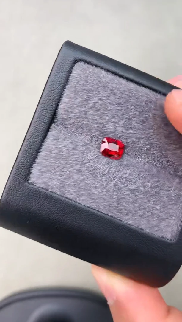 【闪购商品】定制尖晶石裸石未镶嵌1.10ct 枕型 红色调