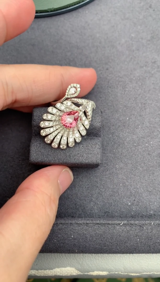 戒指彩色蓝宝石18K金镶嵌2ct帕帕拉恰 BH  定制