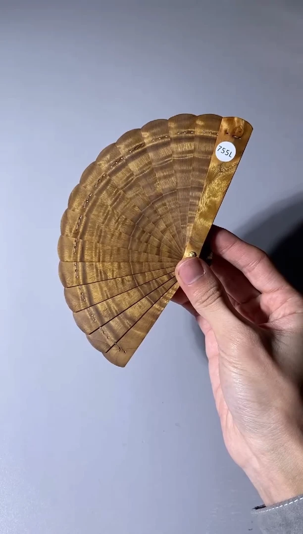 【闪购商品】金丝楠木雕755号10cm金丝楠木小叶桢楠掌中扇