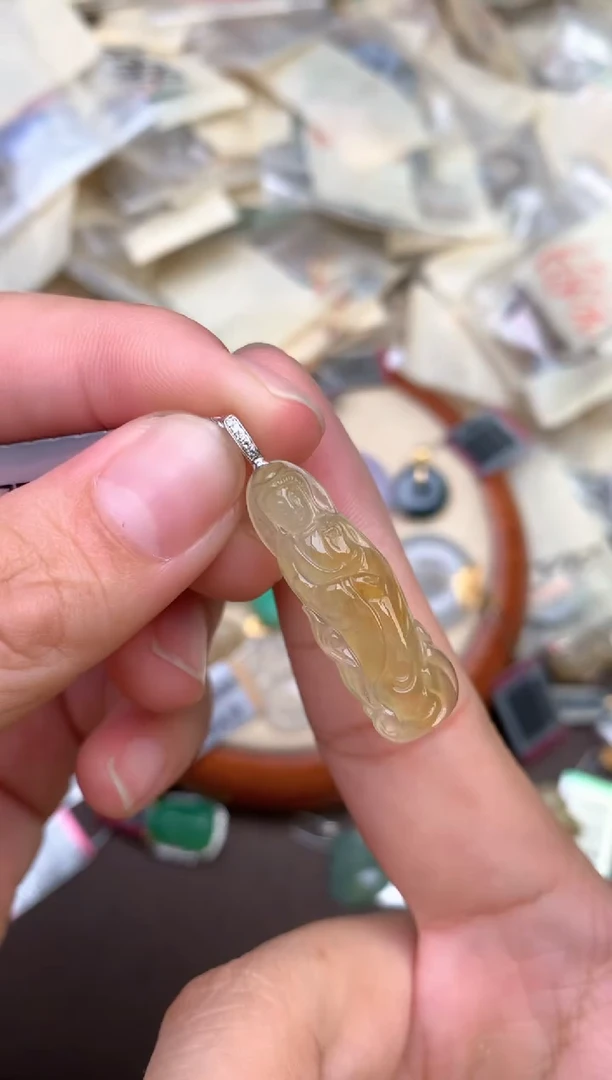 18K金镶嵌挂件翡翠—