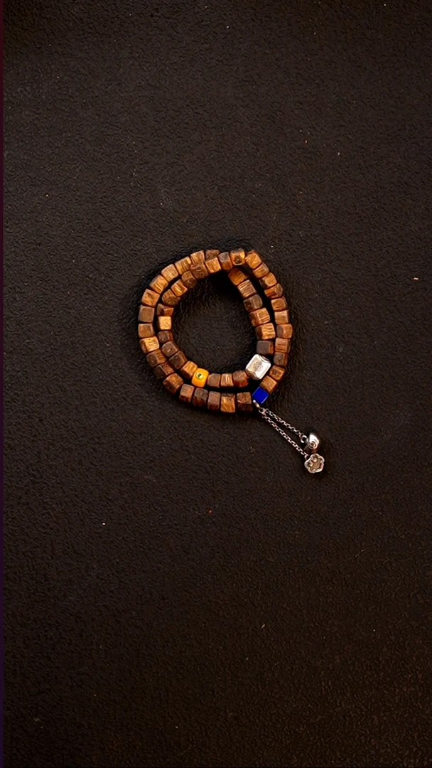 沉香手串莺歌绿棋楠随型方糖珠双圈设计款