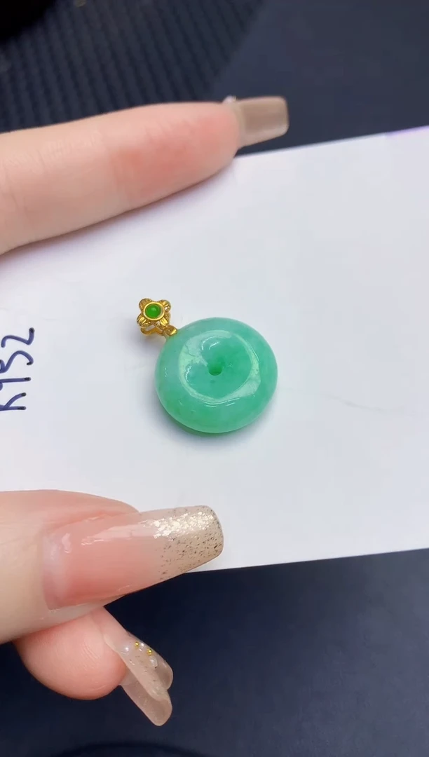 颈饰未镶嵌翡翠缅甸天然翡翠A货