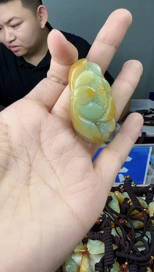 和田玉未镶嵌颈饰1