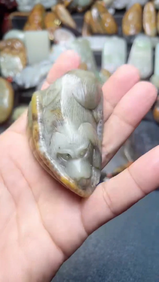 未镶嵌和田玉把件-