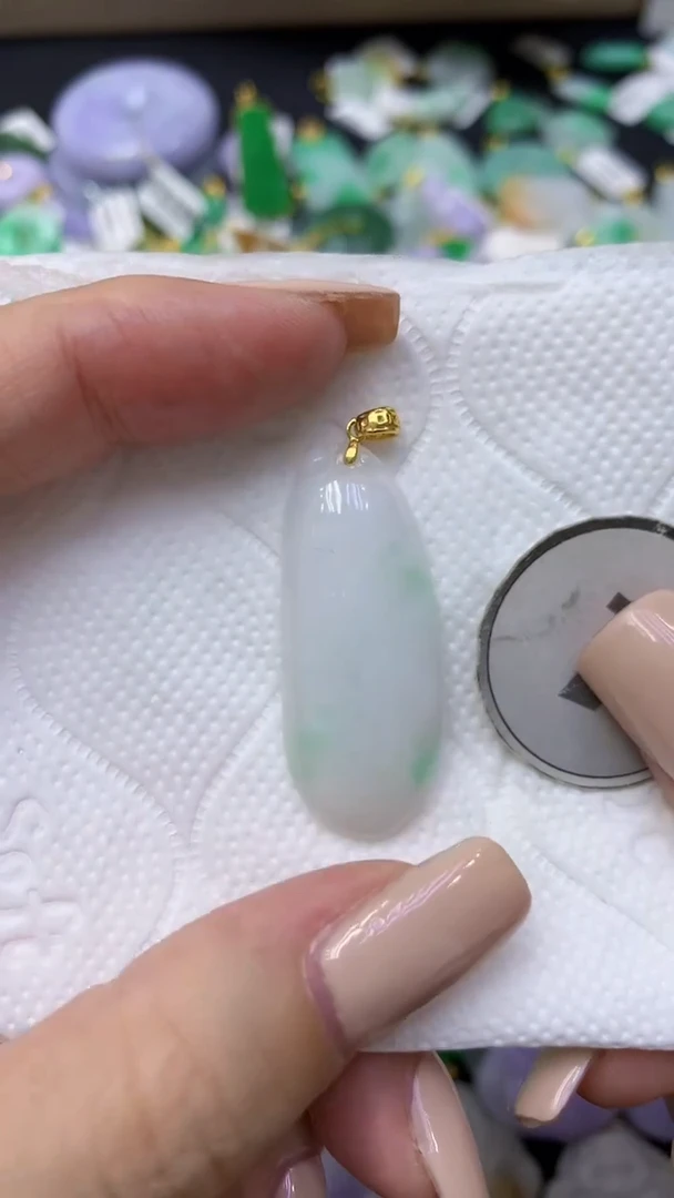 颈饰未镶嵌翡翠天然缅甸翡翠A货