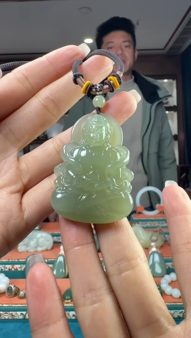 颈饰未镶嵌和田玉佩佩