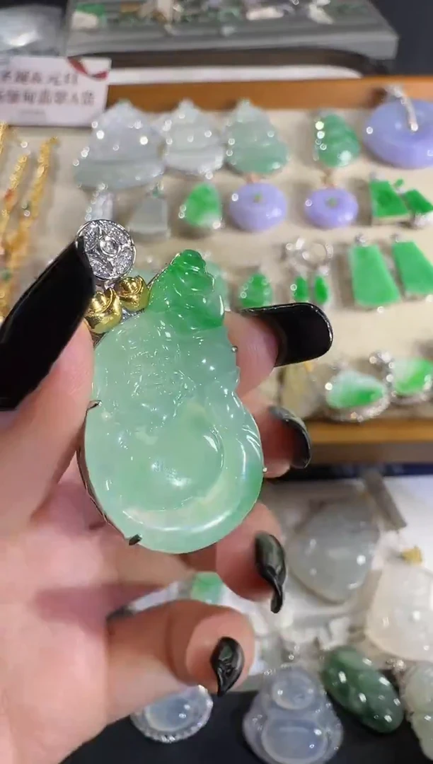 吊坠(不含链)18K金镶嵌翡翠【源头工厂】钻石镶嵌