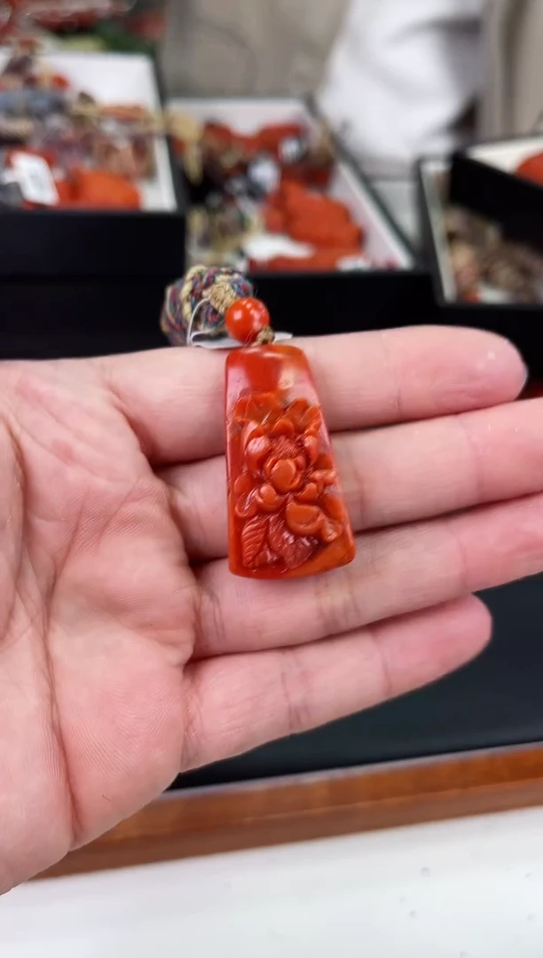 【闪购商品】南红玛瑙吊坠未镶嵌一个/条