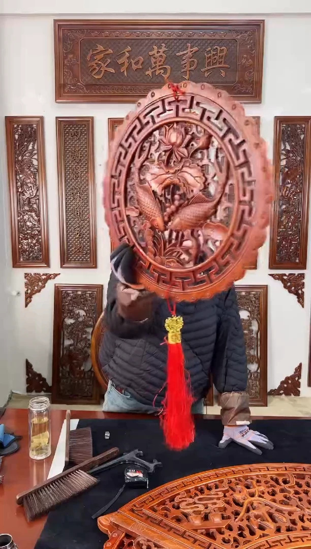 【闪购商品】香樟木木雕48公分 连年有余