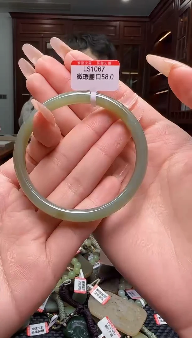 颈饰未镶嵌和田玉多样性发一