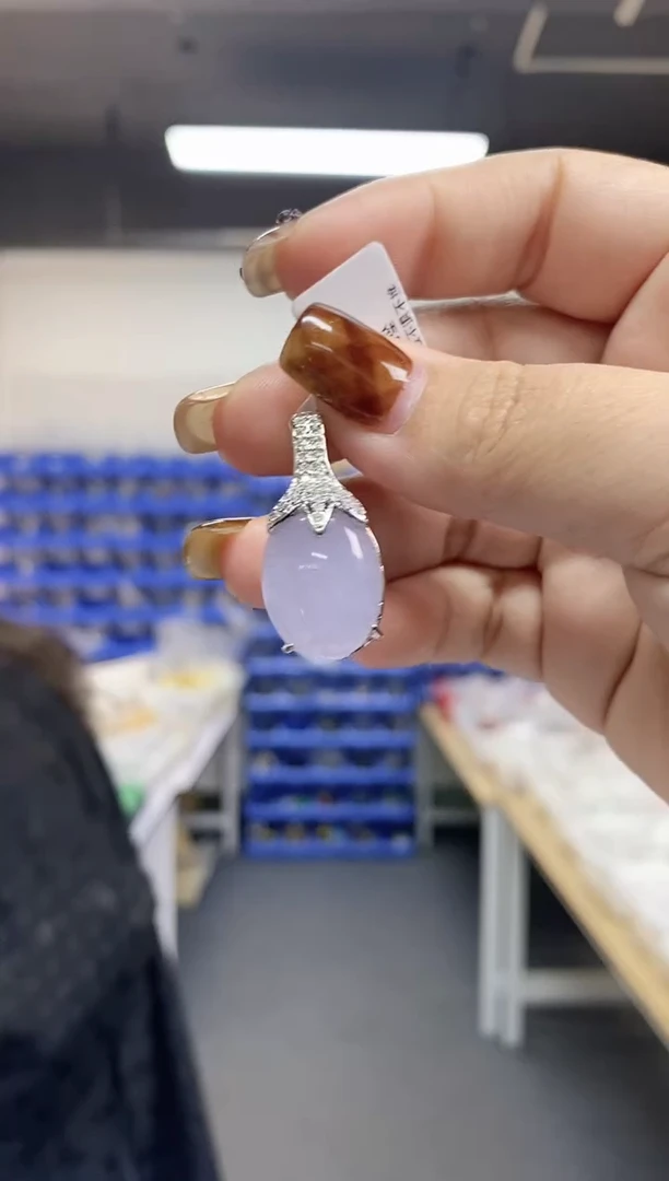 【闪购商品】翡翠吊坠(不含链)未镶嵌多样性发其一颜色微差