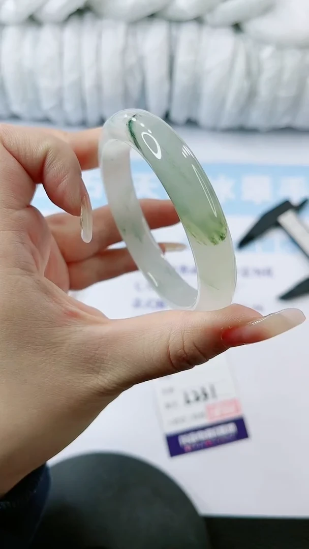 【闪购商品】石英质玉手镯未镶嵌多样性发货L231