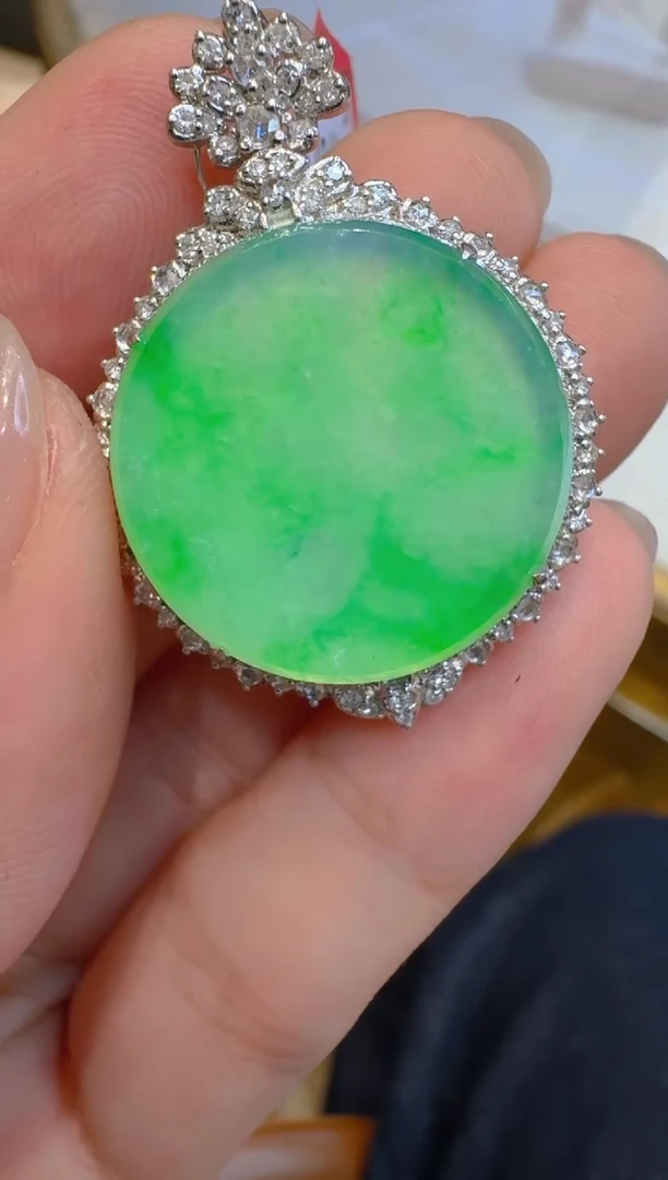 吊坠(不含链)18K金镶嵌翡翠多样性团购发一件