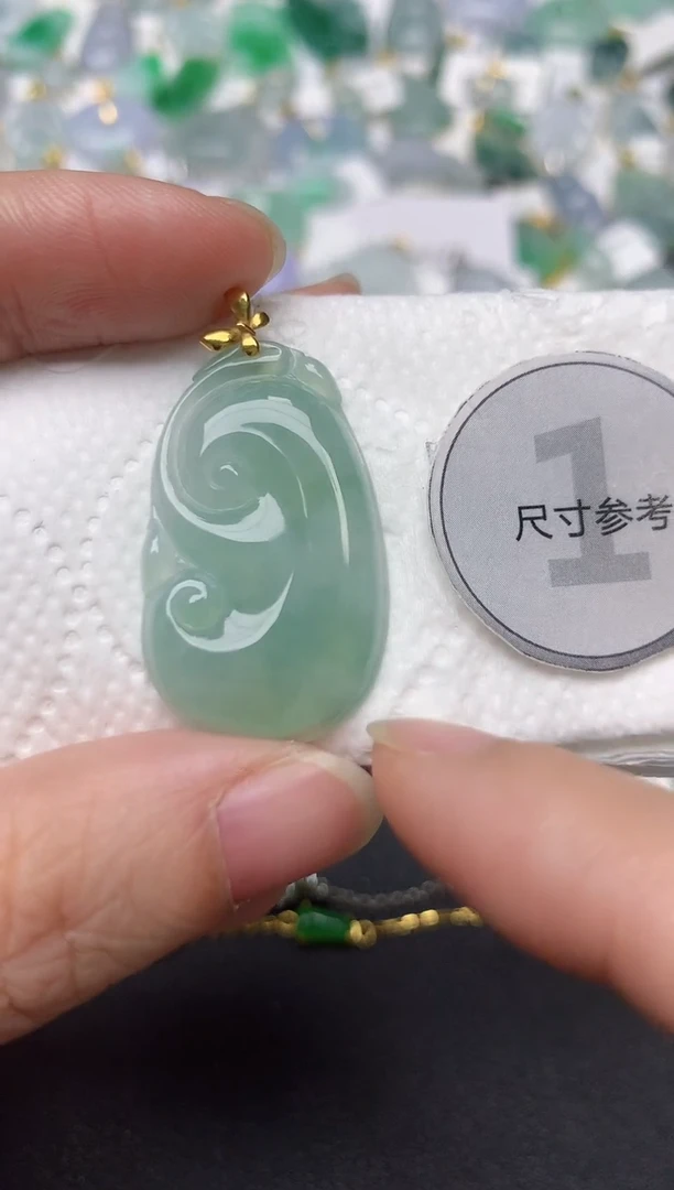 颈饰18K金镶嵌翡翠天然缅甸A货翡翠