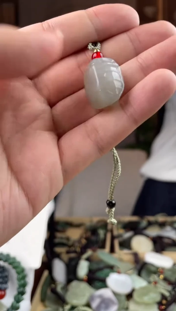 颈饰未镶嵌和田玉拍一发一，多样性发货