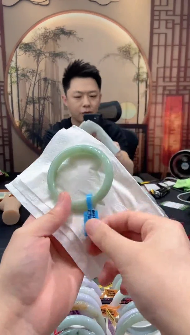 翡翠手镯未镶嵌000057061