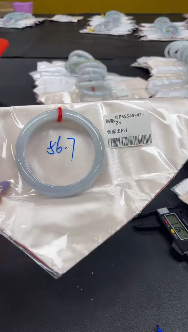 未镶嵌手镯翡翠翡翠手镯