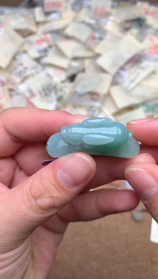 未镶嵌挂件翡翠一