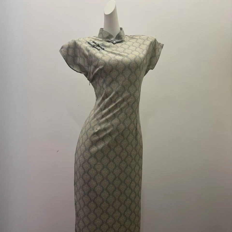 0482 绿色 菱形 半开襟  三扣 旗袍