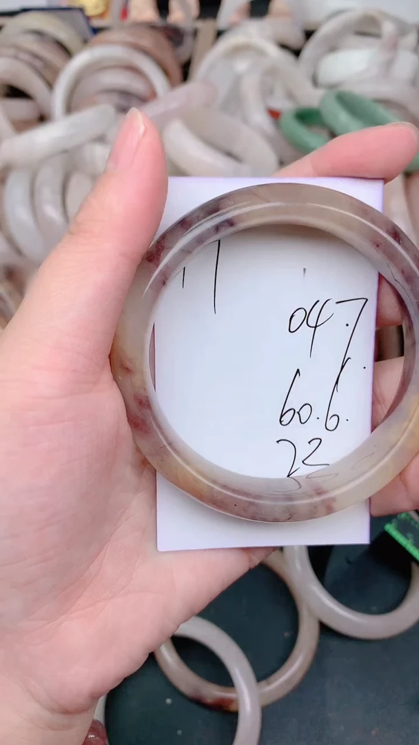 未镶嵌手镯石英质玉047