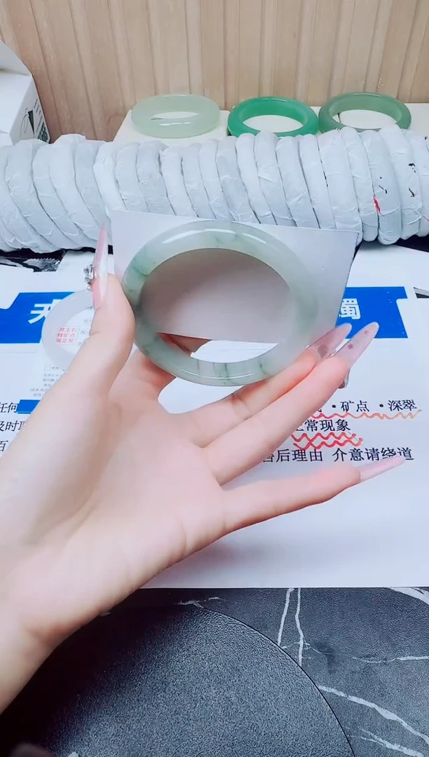 未镶嵌手镯石英质玉21/59.7