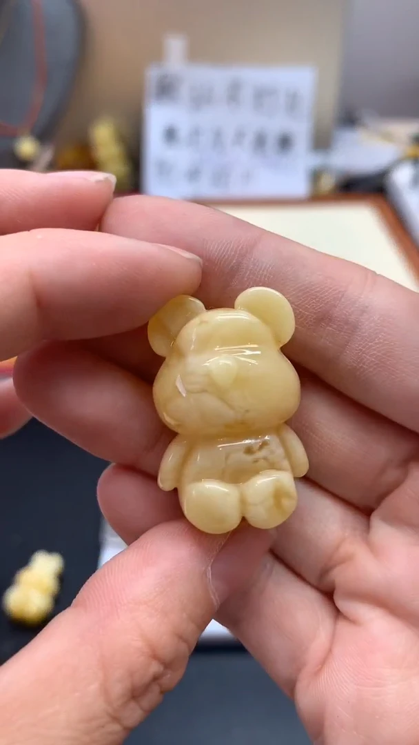 未镶嵌琥珀珠宝奇石600