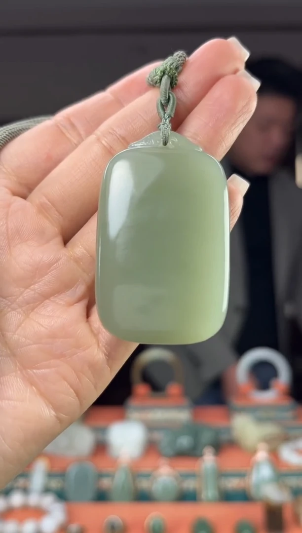 颈饰未镶嵌和田玉佩佩