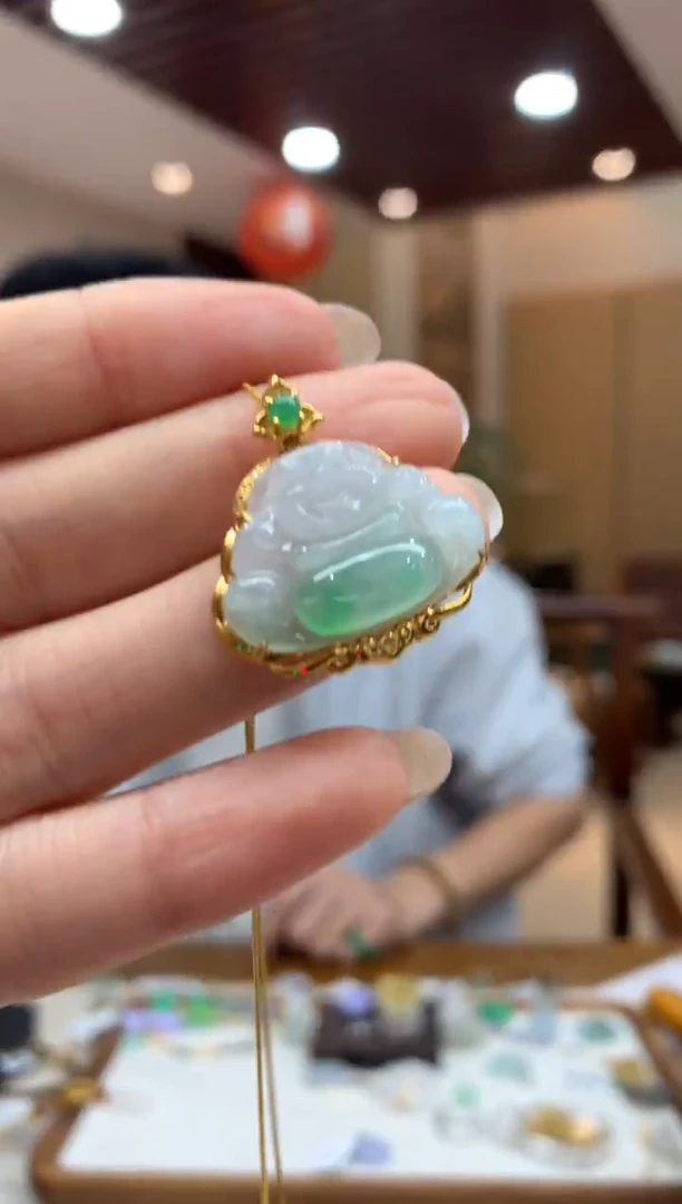 吊坠(不含链)18K金镶嵌翡翠佛公