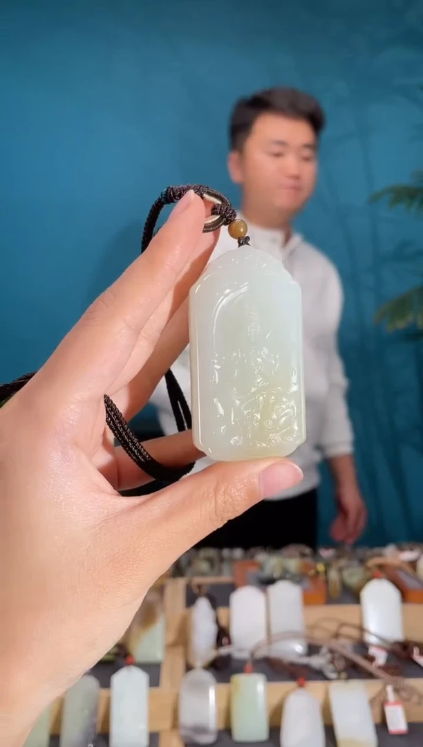 颈饰未镶嵌和田玉1