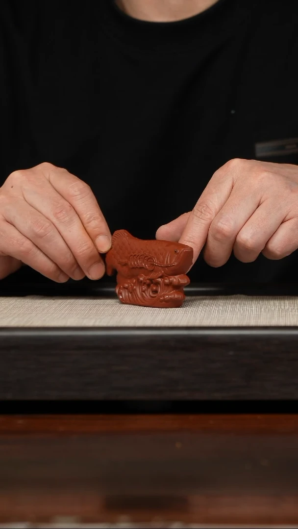 【闪购商品】紫砂茶壶朱泥金龙鱼