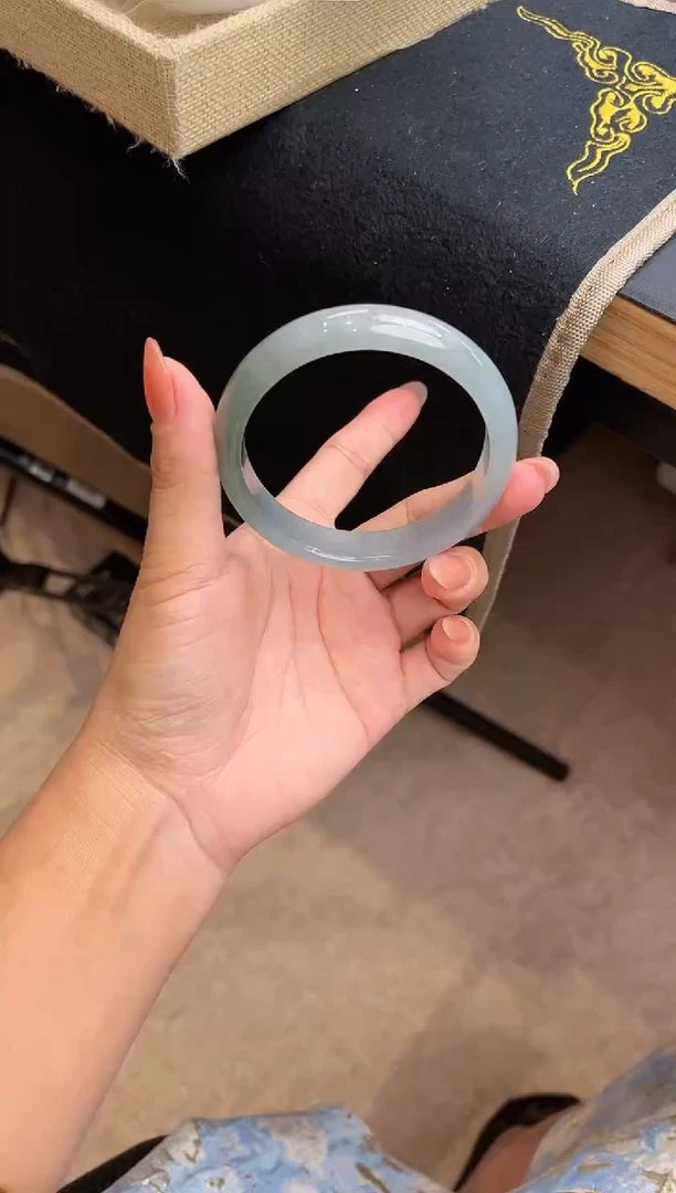 未镶嵌手镯翡翠手镯