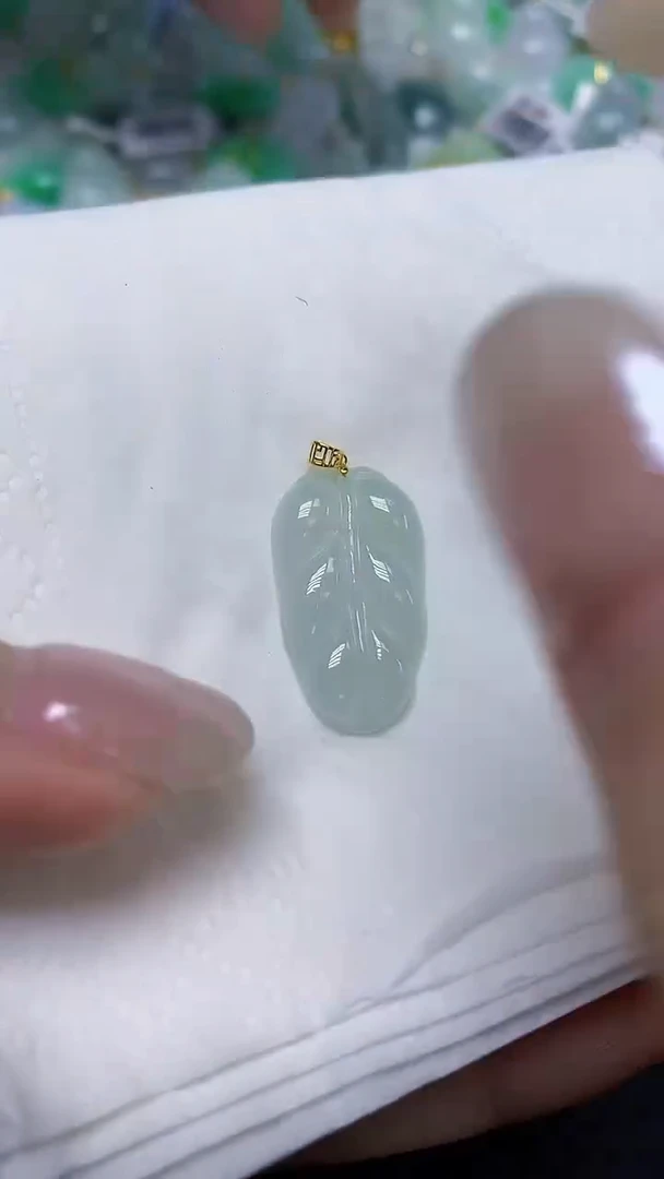 翡翠18K金镶嵌颈饰天然缅甸翡翠A货