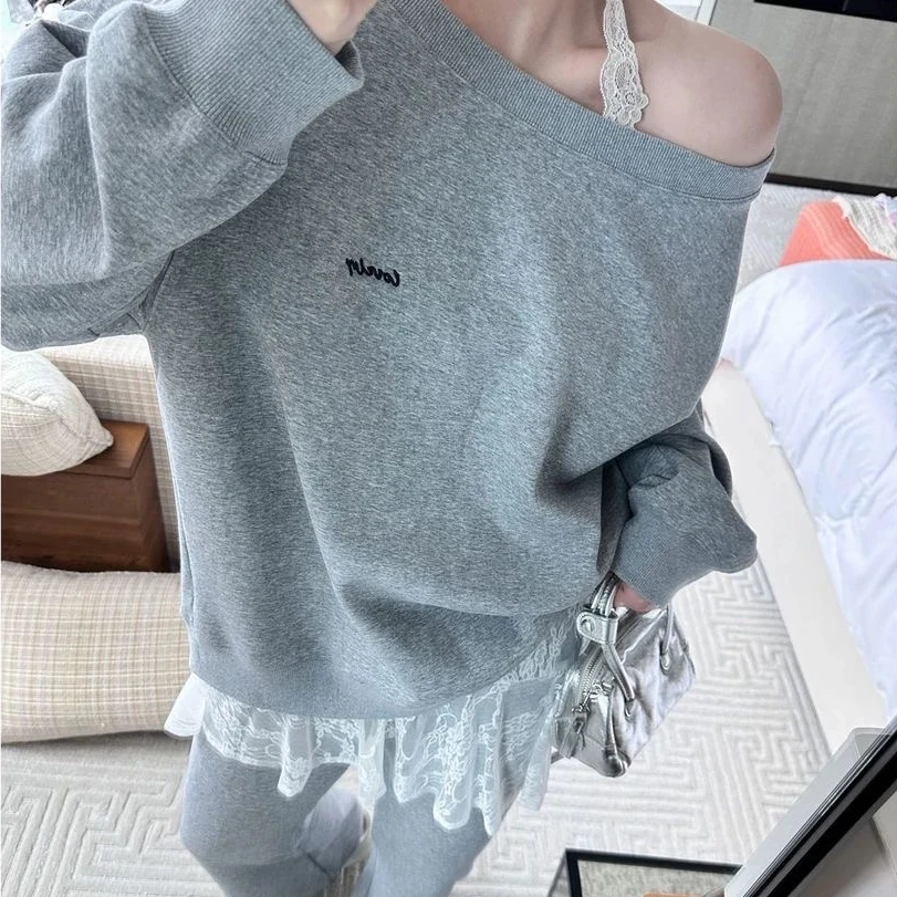 早春时尚韩版设计感甜美斜领慵懒卫衣女微喇裤运动减龄大码套装女