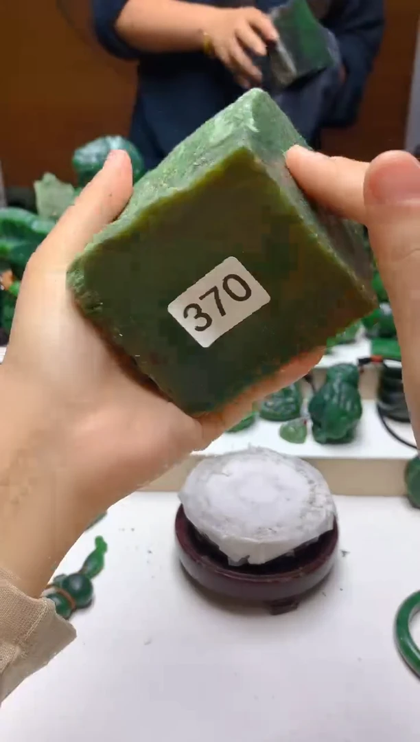 未镶嵌和田玉（碧玉）珠宝半成品0