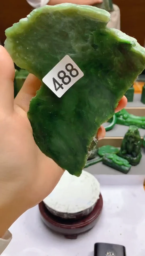 和田玉（碧玉）未镶嵌珠宝半成品1