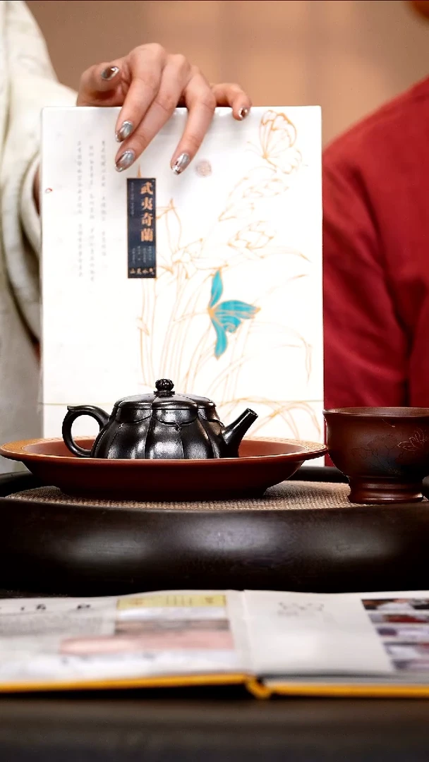 茶壶紫砂SJK40 筋纹莲花    古乌泥150cc