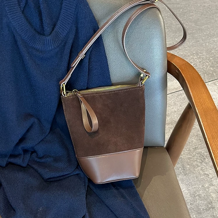 小河家牛皮韩系水桶包3552