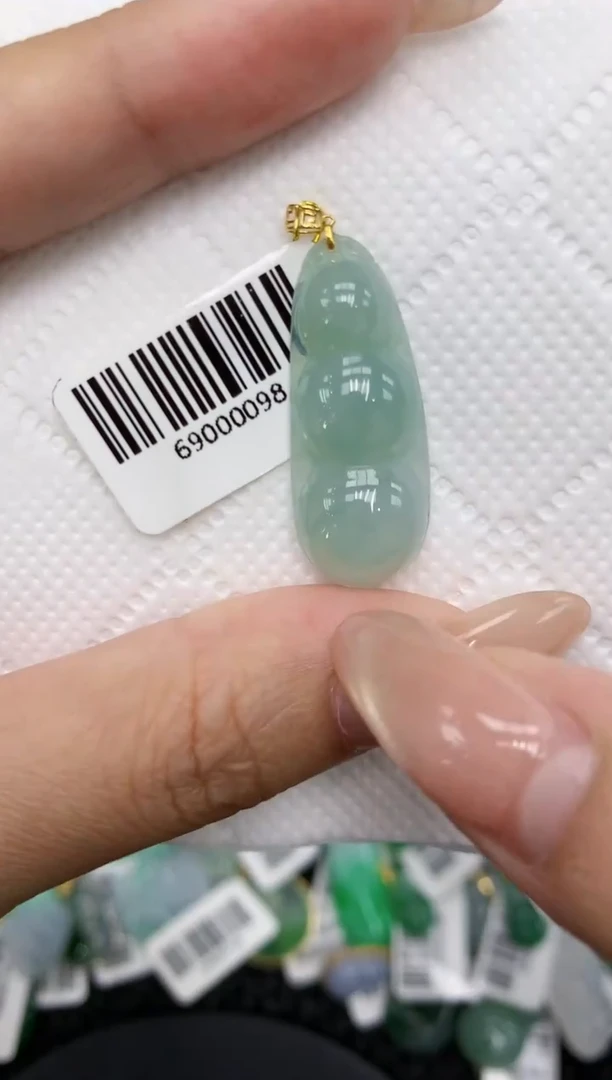 颈饰18K金镶嵌翡翠a货百元一下同包裹多件发出的只收取一单运费