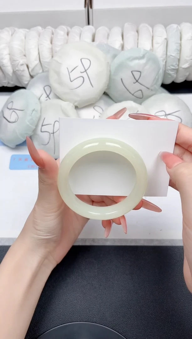 未镶嵌手镯石英质玉57-53.3