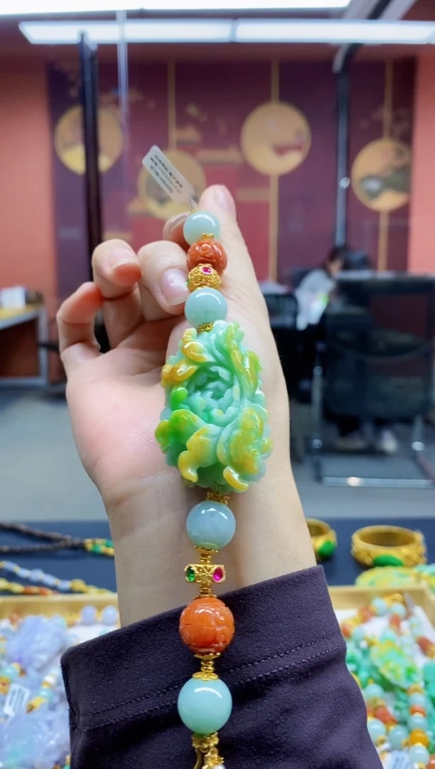 颈饰未镶嵌翡翠手牌